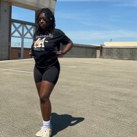 Vee ✨ (@locbaeveee) 's Twitter Profile