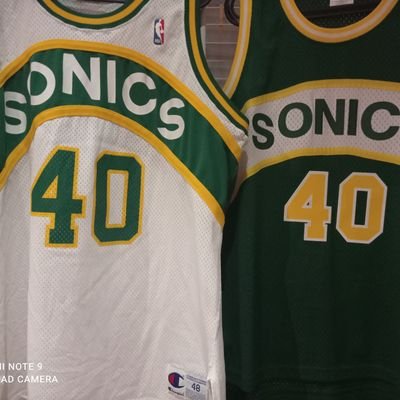 90'S NBA era 🍿- Die Hard #Seattle #Supersonics French Fan since '94  -  Green & Gold Historian
#BringBackOurSonics
 🌧️🟩🟨🌧️