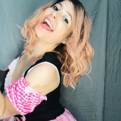 Your romance author. 📚 📖 & wrestling fan art creator —D👇M👇D👇