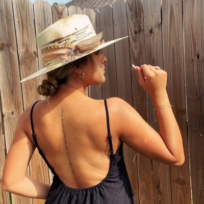 audrey_rae13's profile picture. 