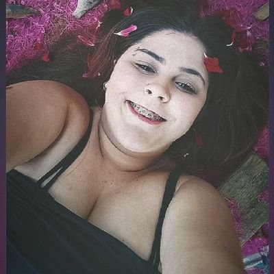 Florescer exige passar por todas estações🍃
Touriana♉
Muniz Freire/Es🇧🇷
Umbandista📿
LGBT🌈
Solteira🥵