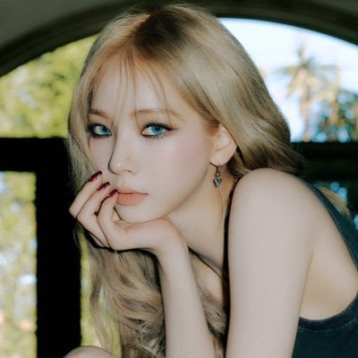 jisoomita's profile picture. butterfly (1997)