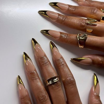 exotictola's profile picture. 