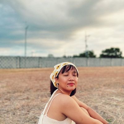 grldnjyl's profile picture. CANCER | THALASSOPHILE | WORD USER