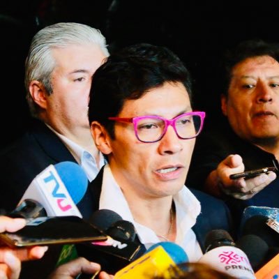 Nacido en la Capital de Bolivia, Abogado, y Economista (NO MAINSTREAM),k'arapanza neto y Diputado Nacional por la Circunscripción Uninominal Nro. 1 de Bolivia.