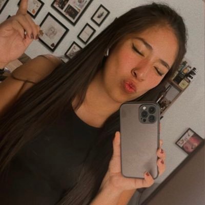 ¡Hola! ¿Todo está bien? Acaso no ves mi nombre, nada está correcto conmigo, pero soy buen pedo // estrellas fugaces ✨💕