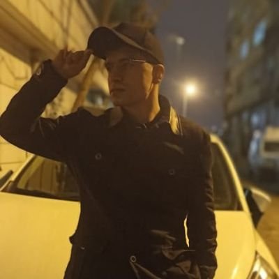 ozgurracarrr's profile picture. chrissy costanza