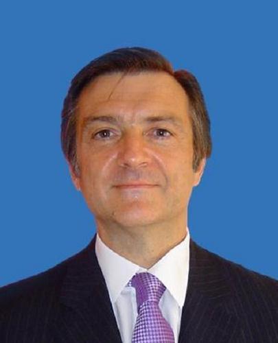 Ancien responsable d'activités de marché et directeur général de banque, Pdg de Détroyat Associés, société spécialisée dans la finance d'entreprise.