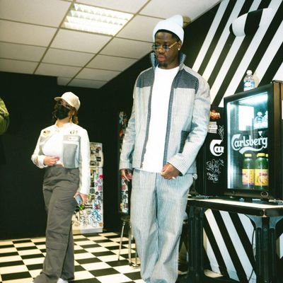 carlos_bright18's profile picture. Créateur de contenu sur YouTube du nom de Mr franglish et sur insta c'est ralocs bright