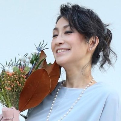 ワインとお食事忘備アカウント。有名どころより、知らないワインや意外な組み合わせをどんどん試したい好奇心優先型。本業のほかに鎌倉DRAQUIRE、代々木上原ALUDRAの広報・サービス飲食店内装営業など兼業はなはだしい感じでやってます。都内の試飲会ワイン会などに誘っていただけると喜びます。