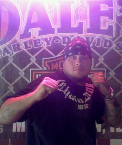 Im Ricky Leitzen , ammy mma fighter , fighting out of west palm beach Florida.. Im Married with 1 son and 1 on the way... My mma record is currently 2 - 3 .
