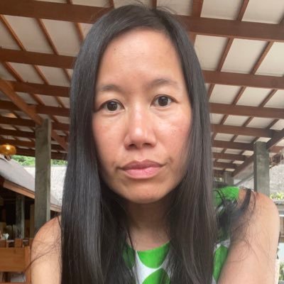 Bangkok-born, Berlin-based translator.