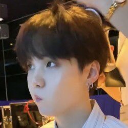 BunKissKoo's profile picture. do u kno dis fish ?  ----  he/they/lux
 …⁠ᘛ⁠⁐̤⁠ᕐ⁠ᐷ  19