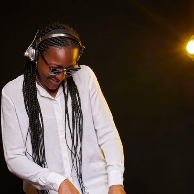 Artiste disc-jockey
Meilleure DJ féminine du Cameroun 🇨🇲
#Musique #Communication #Travelling