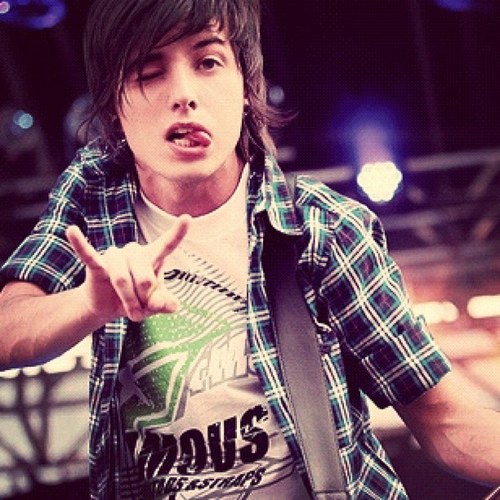'' noites acordadas sem conseguir esquecer vocês'' @pelanzarestart @pelurestart @kobarestart @thomasrestart 

criado: 22/11/2011