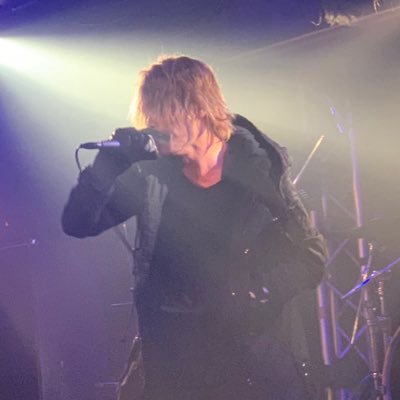 プロフィールを見てくださりありがとうございます。 コピーバンド(Vampire)のvocal🎤☠️&🐍 バス釣りやってます🎣 HYDE/中島美嘉/レイドジャパン dstyle  バイク乗り愛車HONDACB1100