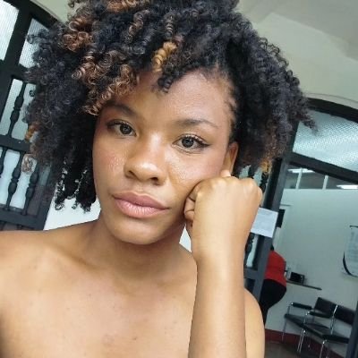 livi_ron21's profile picture. Amante de la literatura, la politica y las artes escénicas, comprometida con el activismo afro y las campañas incluyentes antirracistas.