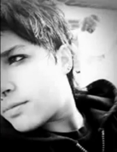 [ #ATENÇÃO ] Sigo quem Me Seguir. C-O-N-F-E-R-I-N-D-O ;x