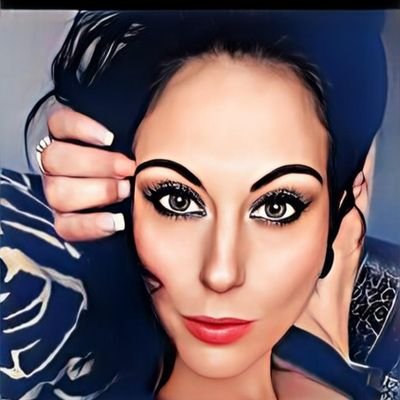 landie_nel's profile picture. Love life