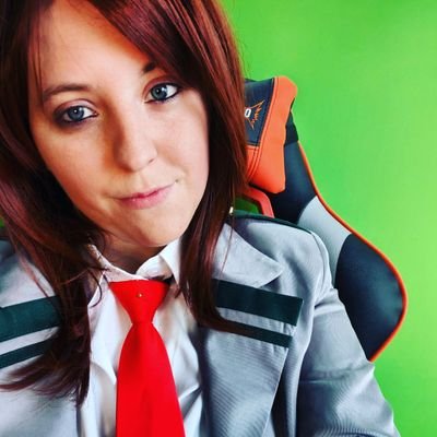 Hello! BlueShreddo - Twitch Affiliate streamer! This is my Twitch/Cosplay Twitter! :)