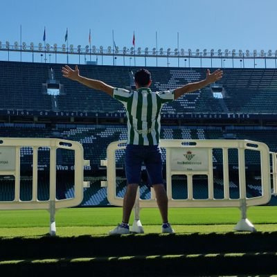 Twitter oficial de Davids, jugador de Los Pisos. Soy muy BÉTICO. Cuando un cerdillista me dice (eso es envidia) yo le digo (no es envidia, es asco).