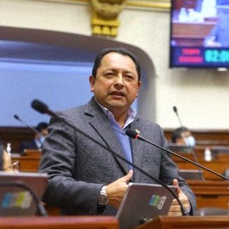 Abogado de profesión y político por vocación. Congresista de la República por la Región Cajamarca.