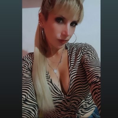 vikysilva11's profile picture. Oficial Uno. Administrativa Contable Calificada. Secretariado Medico. Gestión Empresarial. 🍀💕. Mi vida 👧🧑 Deporte 🎾 Tennis💪 🇺🇾