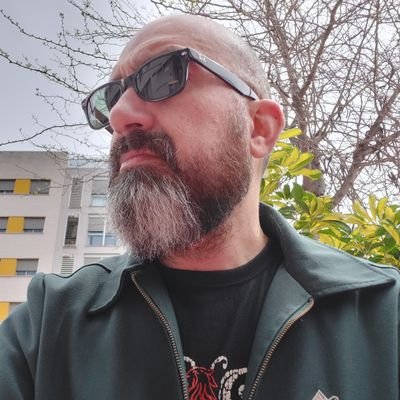 Orellut, vasallo de Elvis y revolucionario de salón.