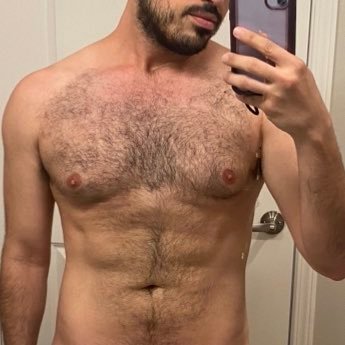 18+ • Hairy, uncut, hung total top Latino🇨🇺 • taken 👨🏻‍🤝‍👨🏽