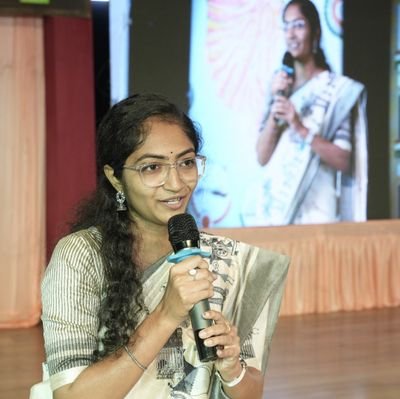 Assistant Director of information. Gov.of Gujarat.
A thought Awakener & A Spiritual follower....🌼🦋, Love nature 🌍