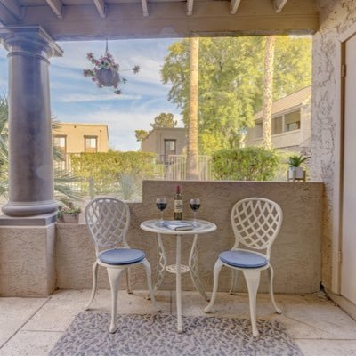 #LindaVino #Travel #FooD #wine #airbnb #str #furnished #condo in STUNNING #Scottsdale #Arizona #phoenix #oldtownscottsdale