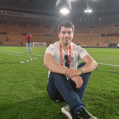 Graduado en Periodismo y Máster en Periodismo Deportivo. Escribo en @ElDesmarque. 

Nacionalista alcuesqueño 🌰

Se me dan bien las metáforas de fútbol.