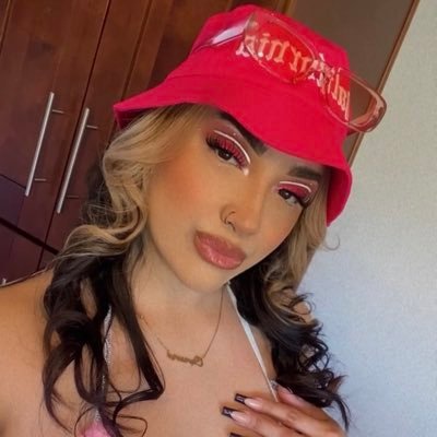 sunshine_oli's profile picture. your fav capricorn 💅🏼