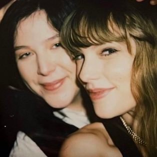 sarahwalkersgf's profile picture. learning that i love anything that’s loser adjacent