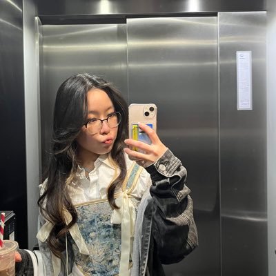 mercurial lover of beauty || nail art, fragrance, words || 🇬🇧🇭🇰 || 🐈⬛