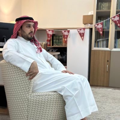 فقيرٌ إلى عفو ربه.. يرجو النجاة يوم الدين.. ويأملُ وحدة صف المسلمين اللهم اجعل كتابي في عليين واحفظ لساني عن العالمين، وكلَّ من قال آمين
