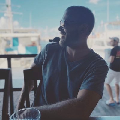 Humano. Padre. Hijo. Hermano. Abogado: Académico-Ético-Preventivo. Diplomático. Disruptivo. Venezolano Bolivariano. Idealista y Soñador como todo buen llanero.