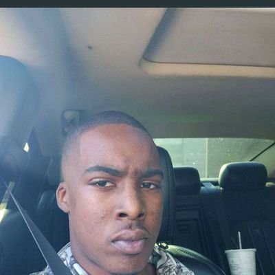 content creator 18+ hung healthy and fit and love to swing my dick dms open