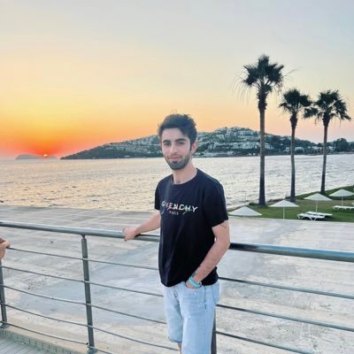 nameisdenizz's profile picture. İZMİR 🏹