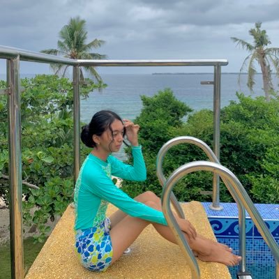 I'm not beautiful♥️ but I can make you Fall🦋
D.J.L
