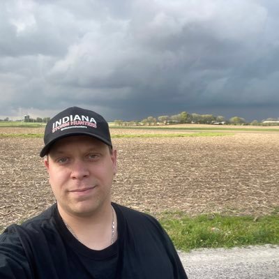 Storm chaser for the Indiana Storm Hunters. 
Twitter: @instormhunters 
Facebook: https://t.co/1LTbu0tDqr