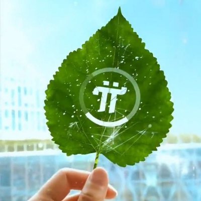 مواطن عادي واقل من عادي .. مهتم بشؤون العرب والمسلمين
لست منحازا لفئة .. اسأل الله ان اكون مع الحق دائما وضد اللوقاح ( عمدا كتبتها هيك)