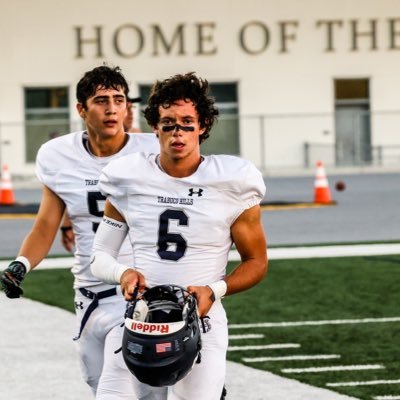 Team Captain:3xFirst Team All Seaview League CB Lucas Short (#6) 5'10 180 lbs Trabuco Hills High School CO' 2024 3.4 GPA lshort180@gmail.com or 📞949-356-8416