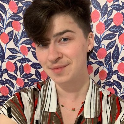 he/they • Assistant Editor acquiring @HolidayHouseBks • Rep: @DanieleDHunter / @ChristaHeschke • MFA @NewSchoolWrites • protect trans kids • adult emo🌈