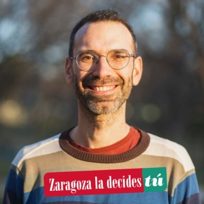 Sociólogo. Coordinador de Izquierda Unida de Zaragoza. Militante del PCE.