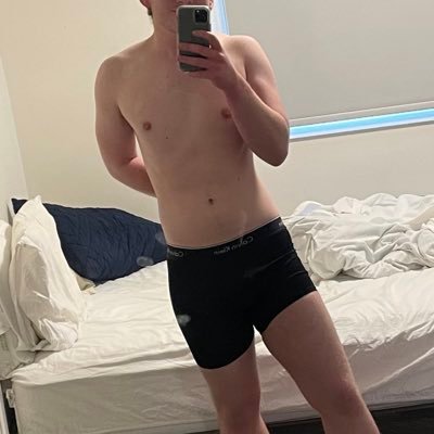 just a pale boy who’s fuckin’ around 🔞