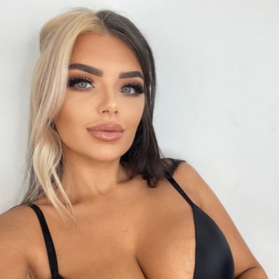 cleavagequeenx Profile Picture