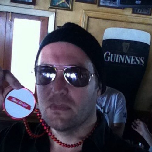 zeojoe's profile picture. I’m oddly good at lawn games.