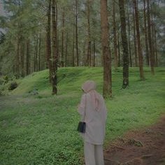 delaryanti3's profile picture. be happy