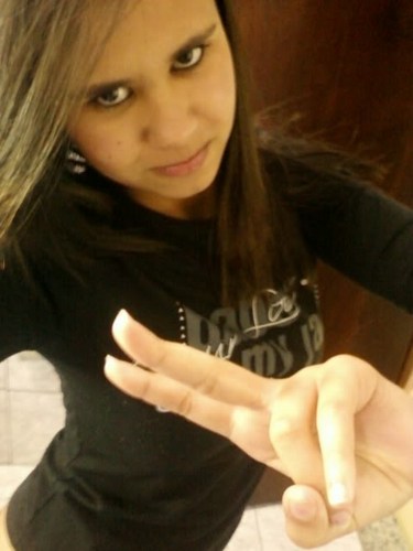 -Nao se ilude no meu sorriso.Que a maldade ta na mente ,Se naum guentta nem se envolve  (♫')